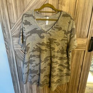 NEW w/o tags grey camo (sweatshirt material) tunic w/ curved hem - V-neck